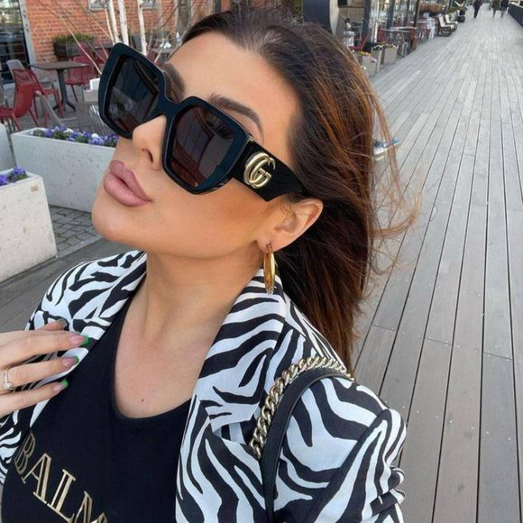 NEW Gucci GG0956S LOGO 003 Black Gold Grey Rectangle Oversized Women Sunglasses - Picture 1 of 11
